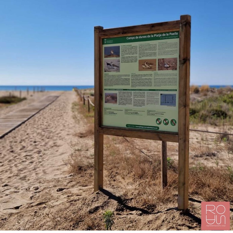Cartellera de fusta per Dunes plafó fabricat amb STRATIMAGE